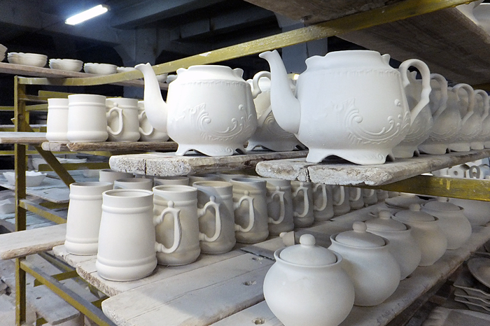 Продукция на заводе Bavarian Porcelain.