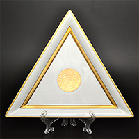 Блюдо треугольное сервировочное фарфоровое (Треугольник) 31 см без ножки
